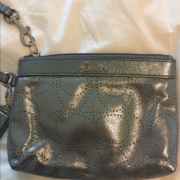 Coach wristlet - Picture 2 of 4